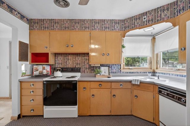 340 15TH STREET SOUTH, Wisconsin Rapids, WI 54494