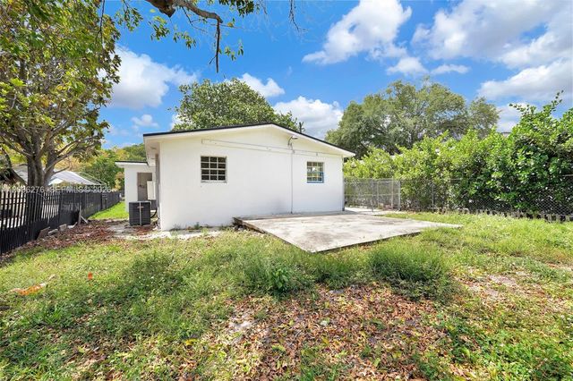 153 NW 42nd St 1, Miami, FL 33127