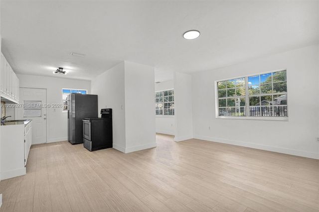 153 NW 42nd St 1, Miami, FL 33127