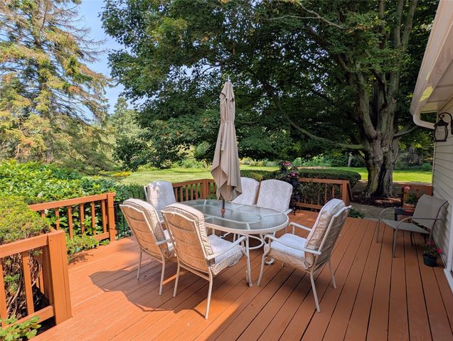 815 ELIZABETH Lane, Erie, PA 16505