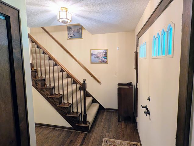 815 ELIZABETH Lane, Erie, PA 16505
