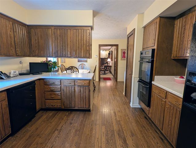 815 ELIZABETH Lane, Erie, PA 16505