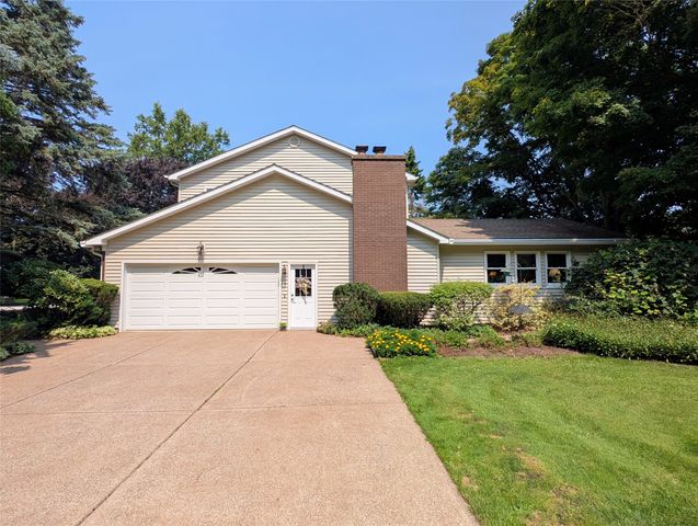 815 ELIZABETH Lane, Erie, PA 16505