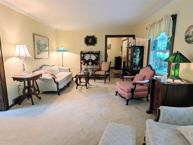815 ELIZABETH Lane, Erie, PA 16505