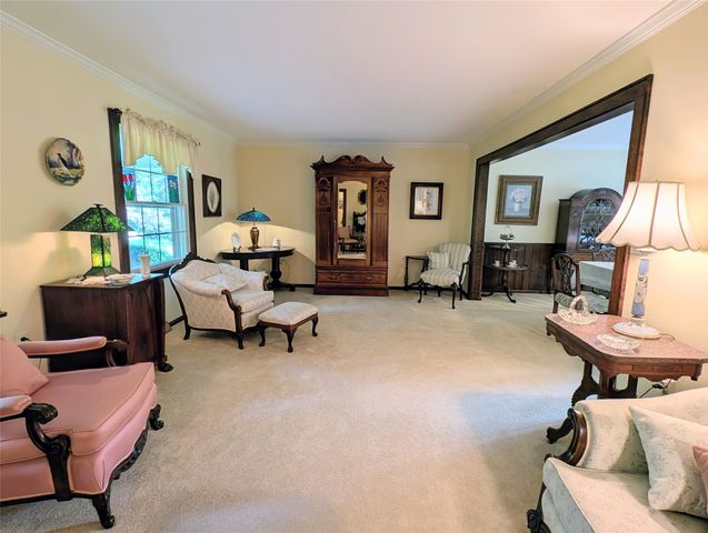 815 ELIZABETH Lane, Erie, PA 16505