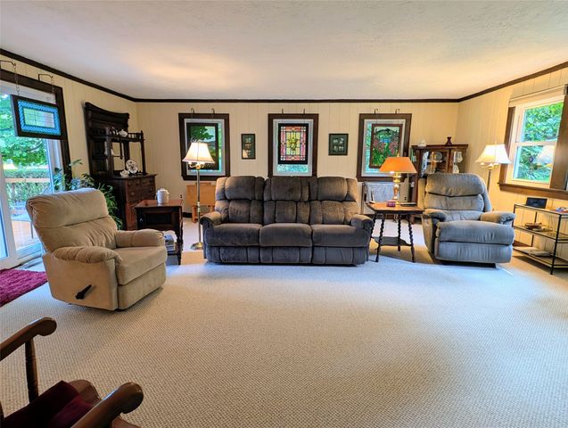 815 ELIZABETH Lane, Erie, PA 16505