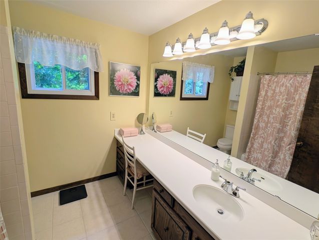 815 ELIZABETH Lane, Erie, PA 16505
