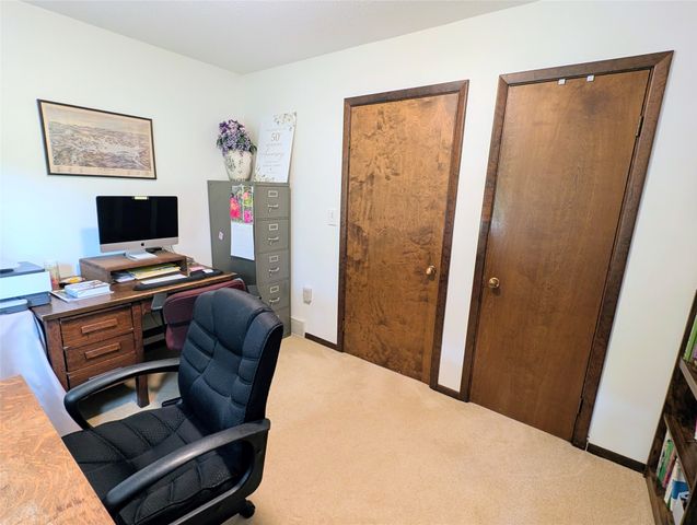 815 ELIZABETH Lane, Erie, PA 16505