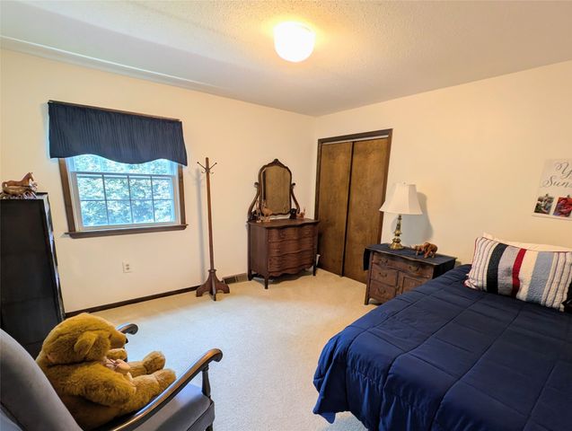 815 ELIZABETH Lane, Erie, PA 16505