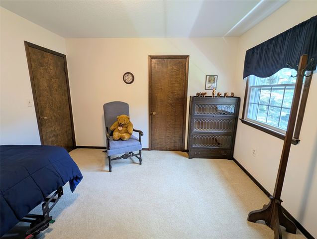 815 ELIZABETH Lane, Erie, PA 16505