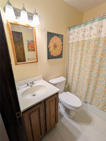 815 ELIZABETH Lane, Erie, PA 16505