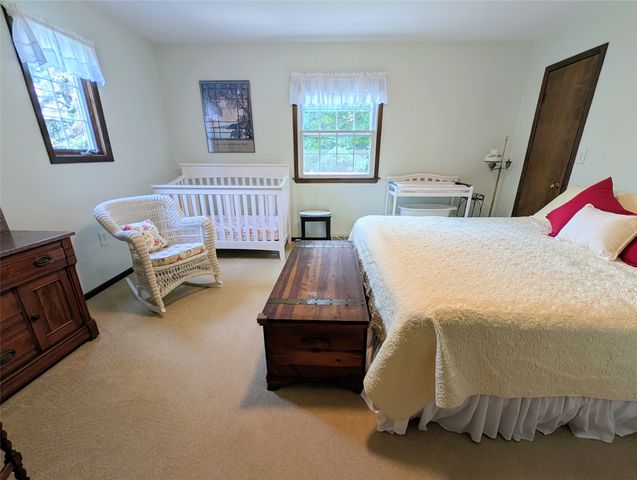 815 ELIZABETH Lane, Erie, PA 16505