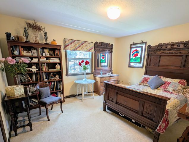 815 ELIZABETH Lane, Erie, PA 16505