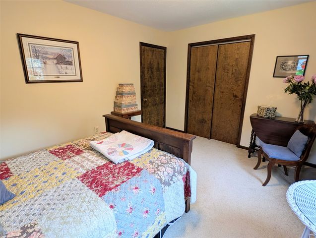 815 ELIZABETH Lane, Erie, PA 16505