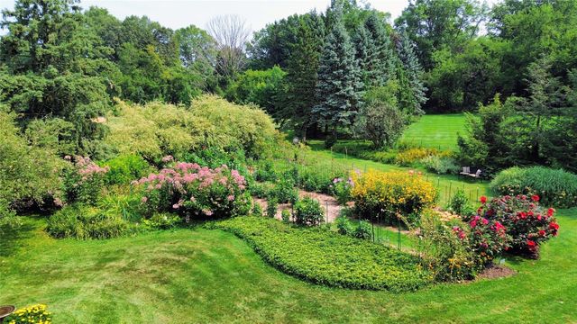 815 ELIZABETH Lane, Erie, PA 16505