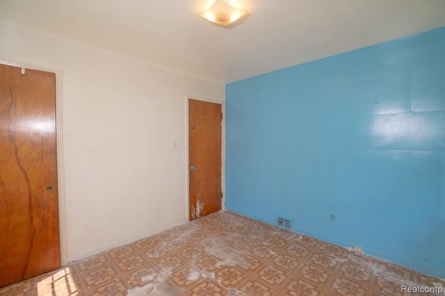 13150 Glenfield Street, Detroit, MI 48213