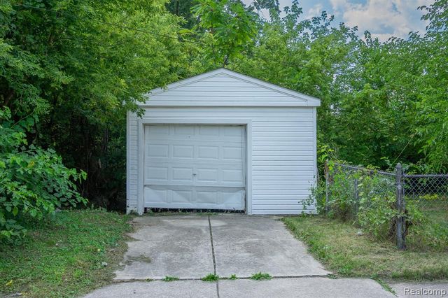 13150 Glenfield Street, Detroit, MI 48213