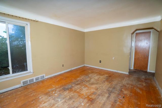 13150 Glenfield Street, Detroit, MI 48213