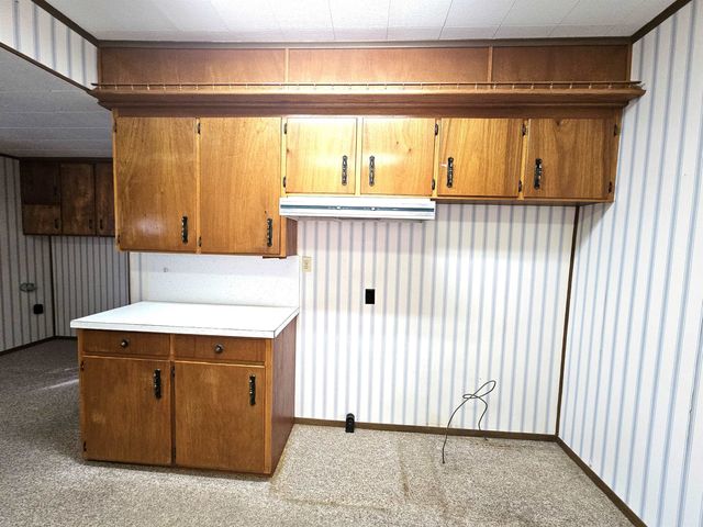 1911 Fuller St, Winfield, KS 67156