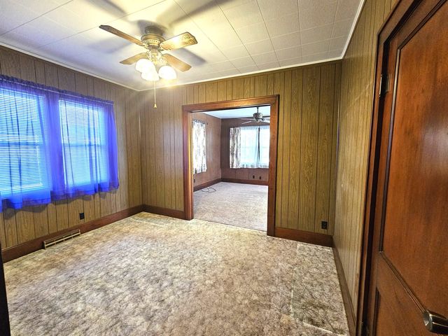 1911 Fuller St, Winfield, KS 67156