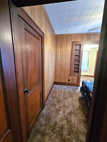 1911 Fuller St, Winfield, KS 67156