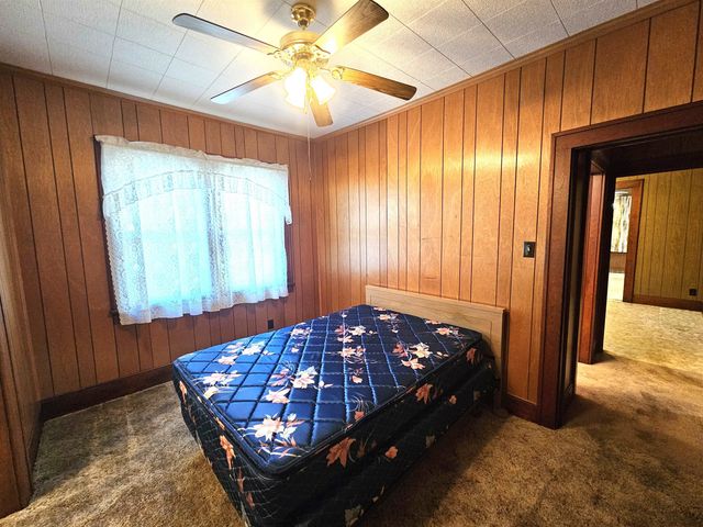 1911 Fuller St, Winfield, KS 67156