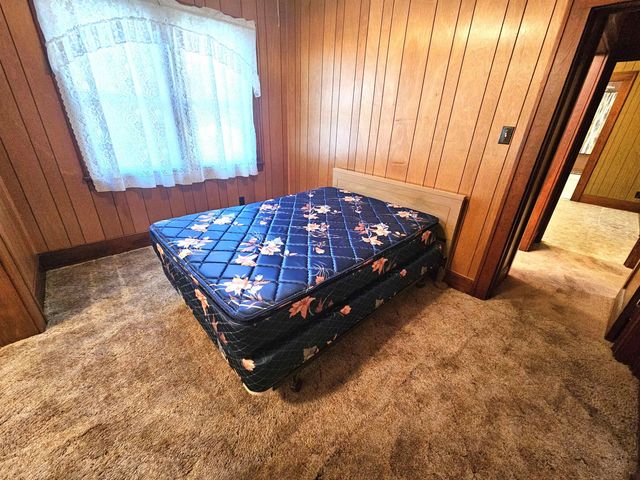 1911 Fuller St, Winfield, KS 67156