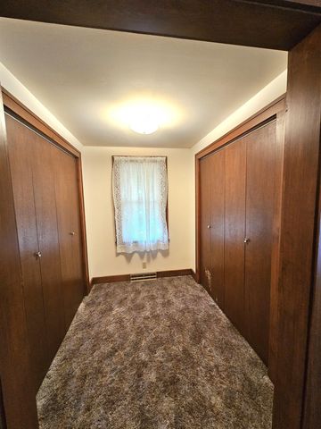 1911 Fuller St, Winfield, KS 67156