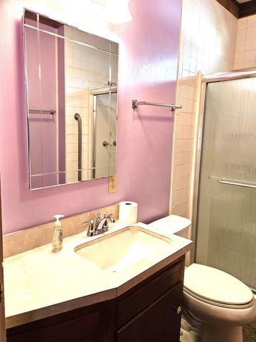 1911 Fuller St, Winfield, KS 67156