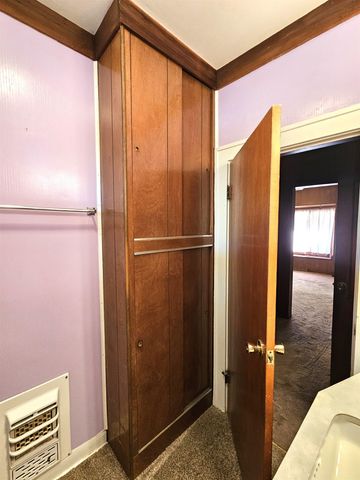 1911 Fuller St, Winfield, KS 67156