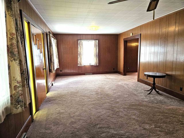 1911 Fuller St, Winfield, KS 67156