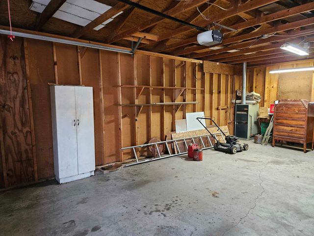 1911 Fuller St, Winfield, KS 67156