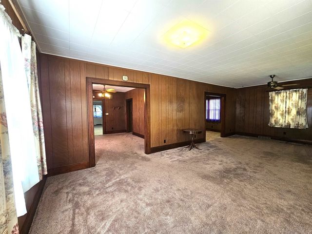 1911 Fuller St, Winfield, KS 67156