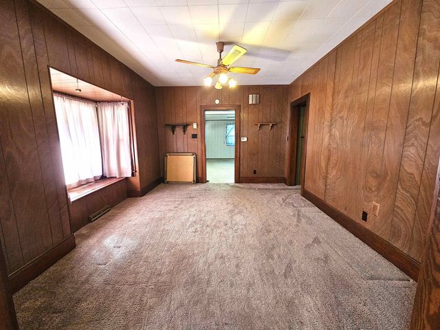 1911 Fuller St, Winfield, KS 67156