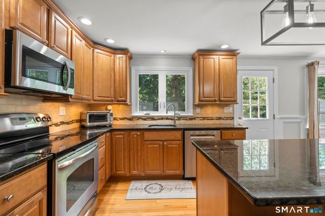 180 Tom Swamp Road, Hamden, CT 06518