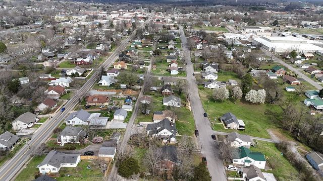 420 High St, Dickson, TN 37055