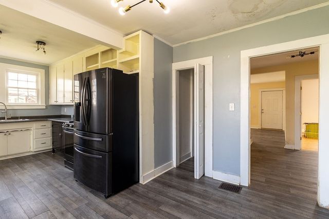 420 High St, Dickson, TN 37055