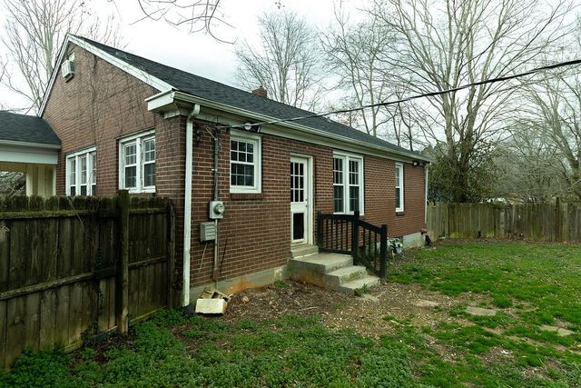 420 High St, Dickson, TN 37055