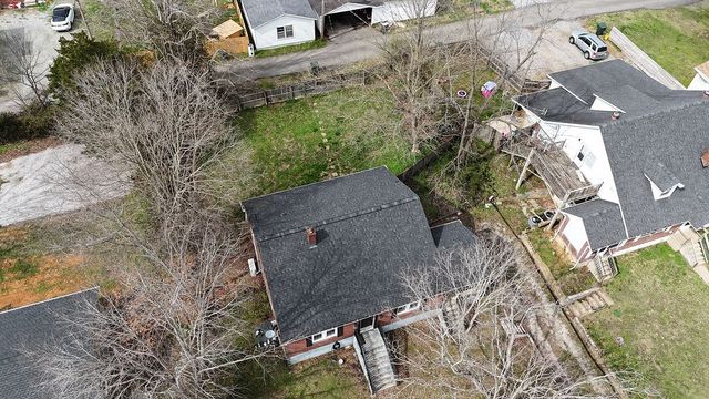 420 High St, Dickson, TN 37055