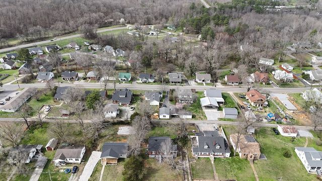 420 High St, Dickson, TN 37055