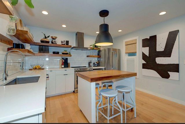 2057 Middle Street 11, Sullivans Island, SC 29482