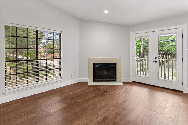1911 Bering Drive, Houston, TX 77057