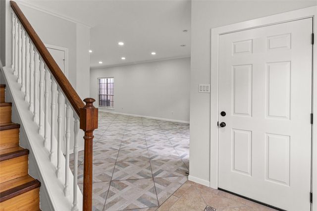 1911 Bering Drive, Houston, TX 77057