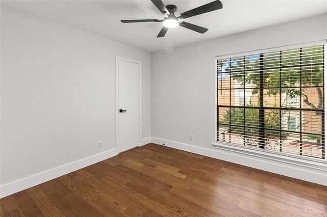 1911 Bering Drive, Houston, TX 77057