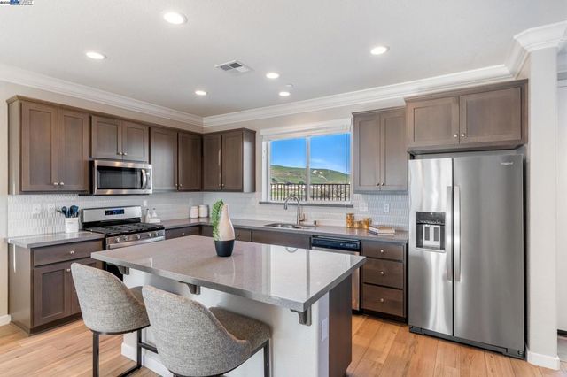 1481 Monument Ln, Fairfield, CA 94533