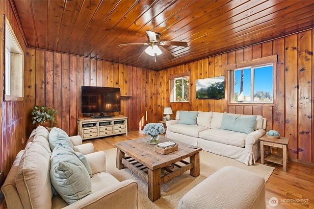 20310 NW Cedar Lane, Poulsbo, WA 98370