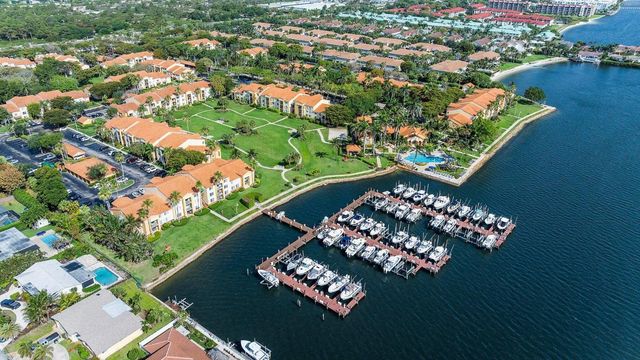 157 Yacht Club Way 306, Hypoluxo, FL 33462