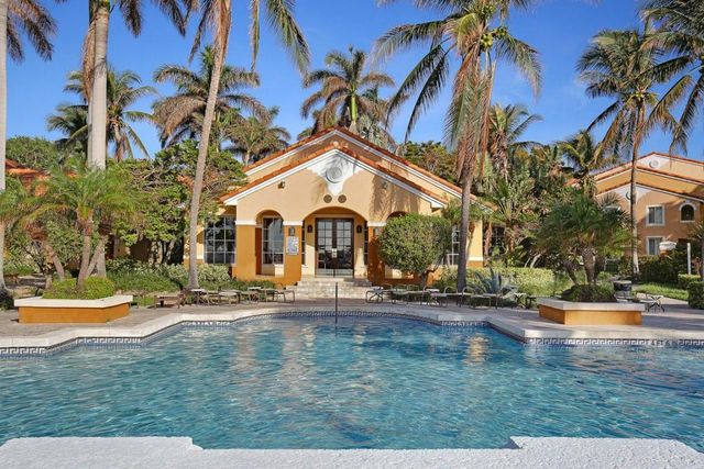 157 Yacht Club Way 306, Hypoluxo, FL 33462