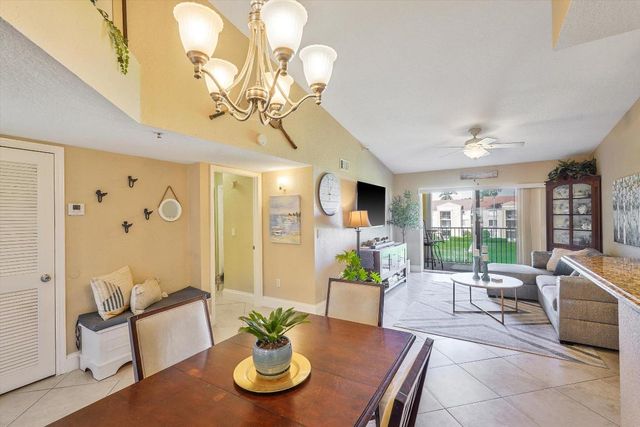 157 Yacht Club Way 306, Hypoluxo, FL 33462