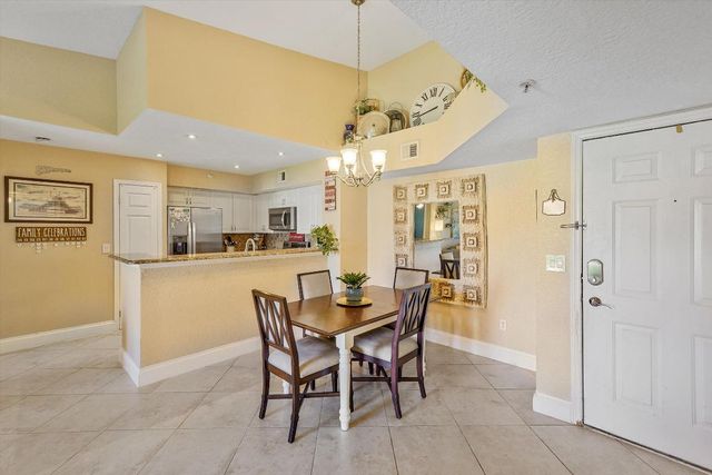 157 Yacht Club Way 306, Hypoluxo, FL 33462